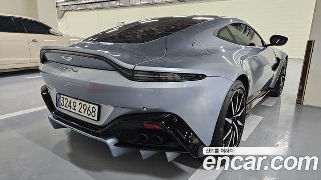 Aston Martin 밴티지 2세대 4.0 V8 купе, 2020 4
