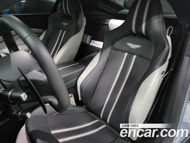Aston Martin 밴티지 2세대 4.0 V8 купе, 2020 9