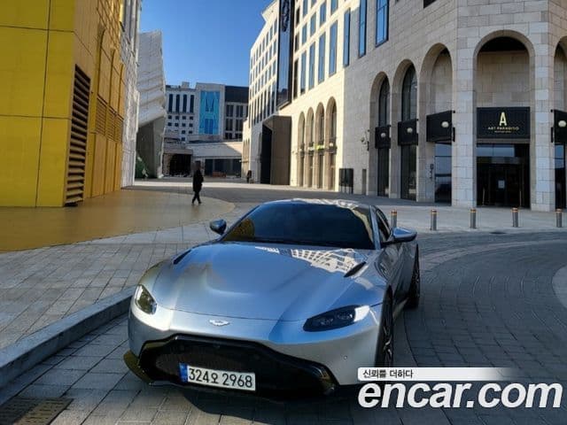 Aston Martin 밴티지 2세대 4.0 V8 купе, 2020 11
