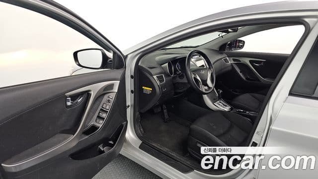 Hyundai Avante MD Premier, 2012 11