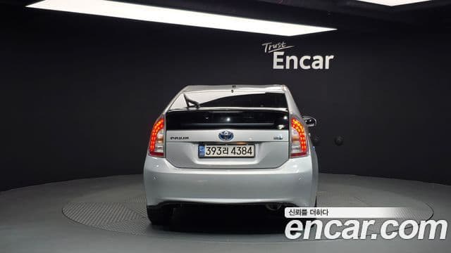 Toyota 프리우스 1.8 E, 2015 4