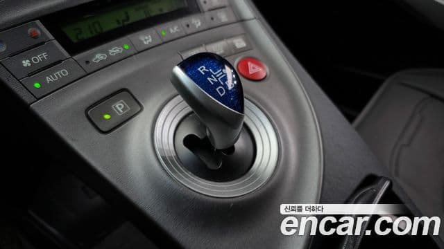 Toyota 프리우스 1.8 E, 2015 9