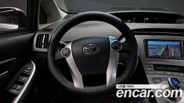 Toyota 프리우스 1.8 E, 2015 13