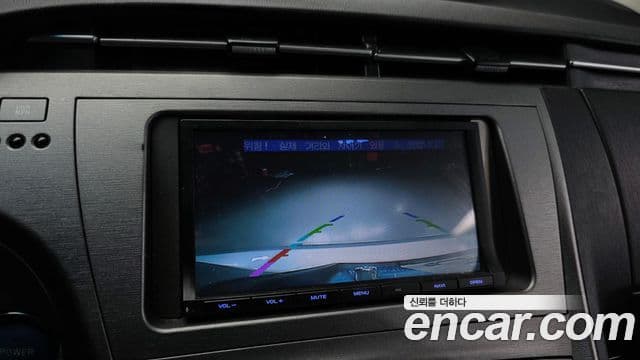 Toyota 프리우스 1.8 E, 2015 15