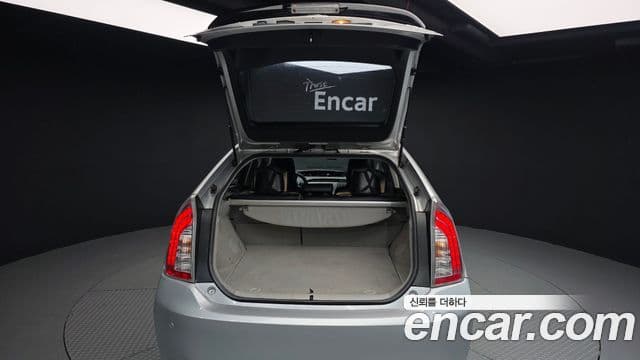 Toyota 프리우스 1.8 E, 2015 20