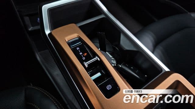 KG모빌리티(SsangYong) The / новый New Torres Black Edition, 2025 9