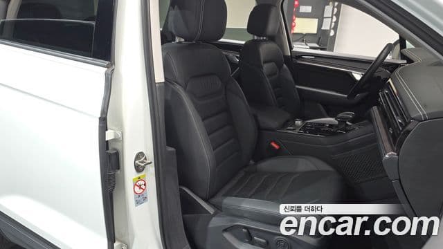 Volkswagen Touareg 3세대 Premium, 2021 10