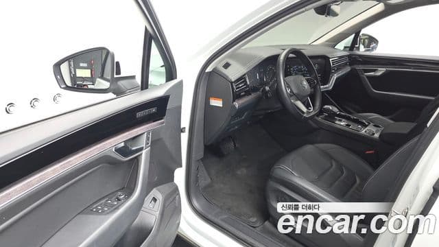 Volkswagen Touareg 3세대 Premium, 2021 11