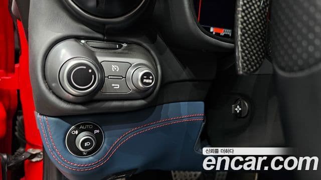 Ferrari 포르토피노 3.9 V8, 2019 17