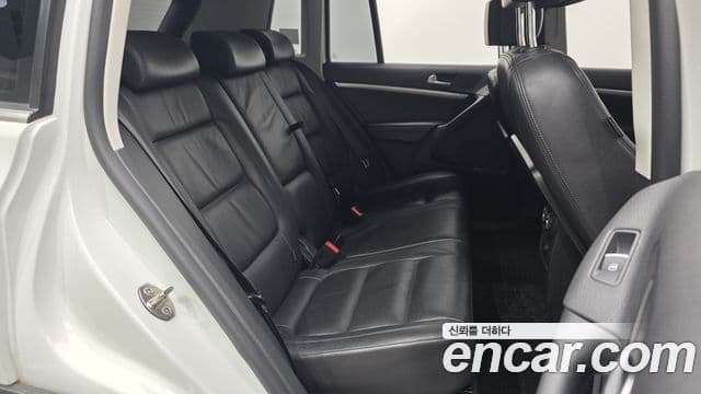 Volkswagen New Tiguan 5N, 2016 12