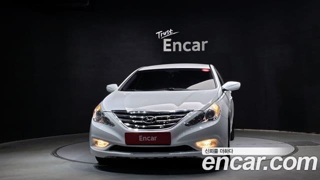 Hyundai YF Sonata LPI Deluxe, 2011 3