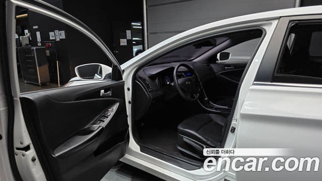 Hyundai YF Sonata LPI Deluxe, 2011 11