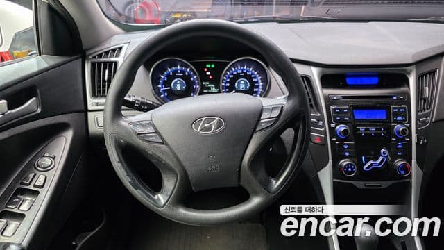 Hyundai YF Sonata LPI Deluxe, 2011 14