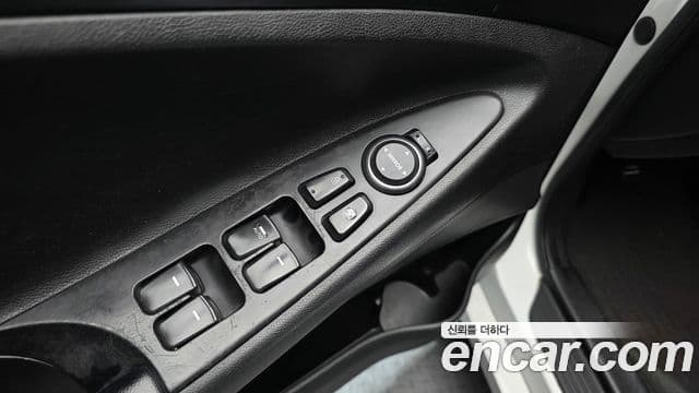 Hyundai YF Sonata LPI Deluxe, 2011 17