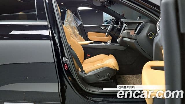 Volvo XC60 2세대 B5 Inscription, 2022 11