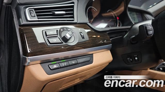 BMW 7시리즈 (F01) 740Li, 2013 16