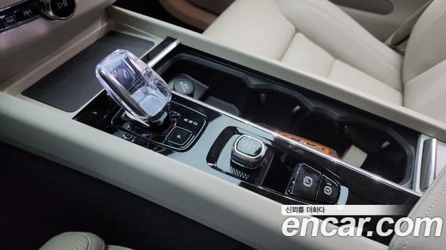 Volvo XC60 2세대 B5 Ultra Bright, 2026 9