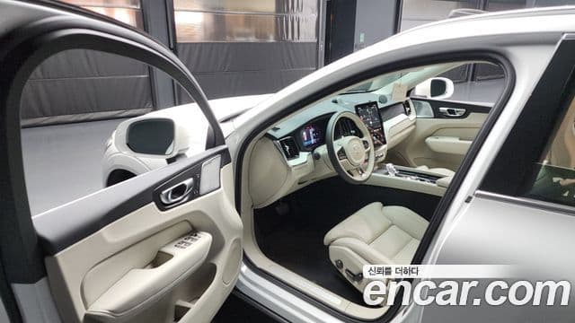 Volvo XC60 2세대 B5 Ultra Bright, 2026 10