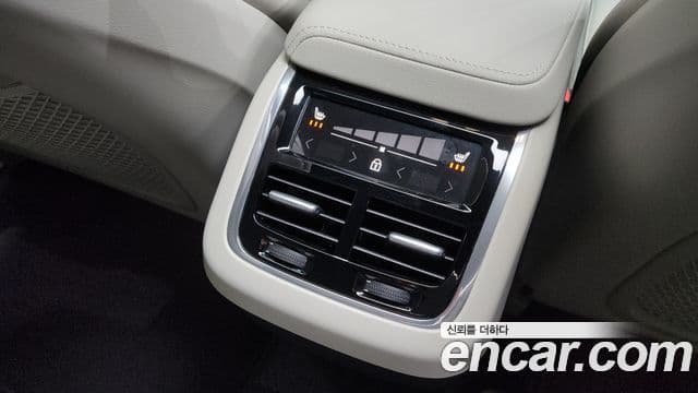 Volvo XC60 2세대 B5 Ultra Bright, 2026 18