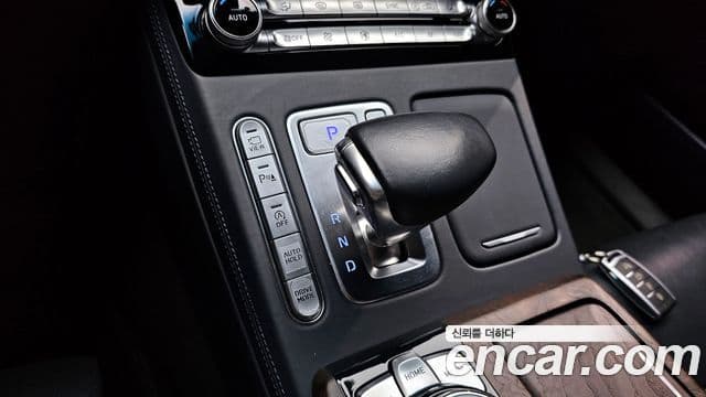 Genesis G90 Premium Luxury, 2019 9