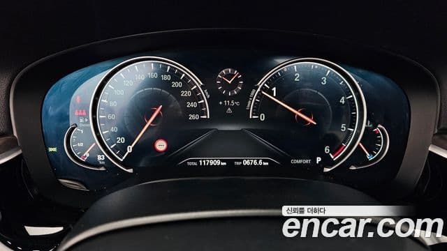 BMW 5시리즈 (G30) 520d M Sport Plus, 2017 8