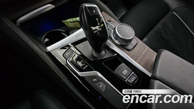 BMW 5시리즈 (G30) 520d M Sport Plus, 2017 9