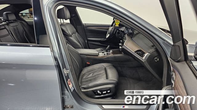 BMW 5시리즈 (G30) 520d M Sport Plus, 2017 10