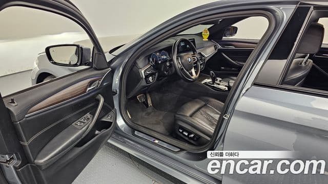 BMW 5시리즈 (G30) 520d M Sport Plus, 2017 11