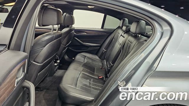 BMW 5시리즈 (G30) 520d M Sport Plus, 2017 12