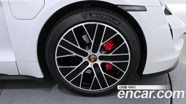 Porsche 타이칸 4S, 2021 все фото