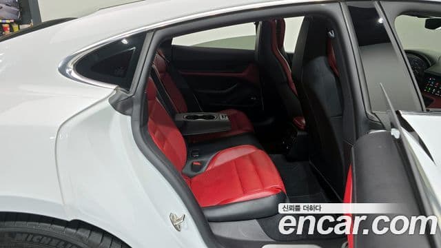 Porsche 타이칸 4S, 2021 12