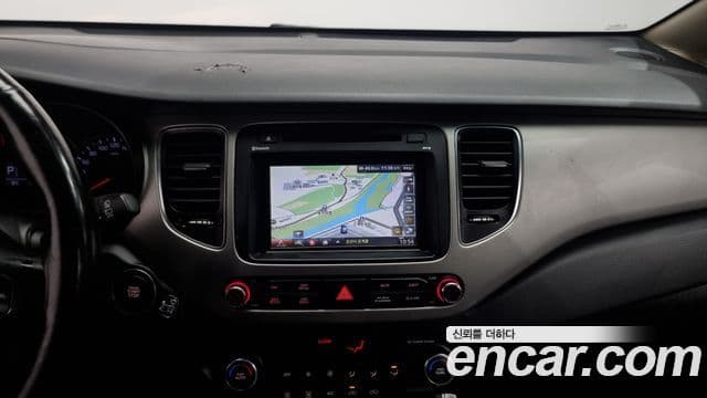 Kia All New Carens Prestige, 2014 15