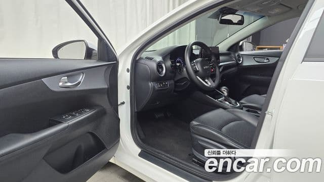 Kia The / новый New K3 2세대 Trendy, 2022 11