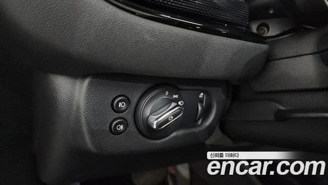 Mini Cooper D 클럽맨 2세대, 2017 14