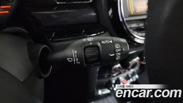 Mini Cooper D 클럽맨 2세대, 2017 15