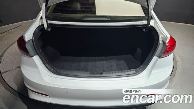 Hyundai Avante AD 1.6 GDI Value Plus, 2018 20