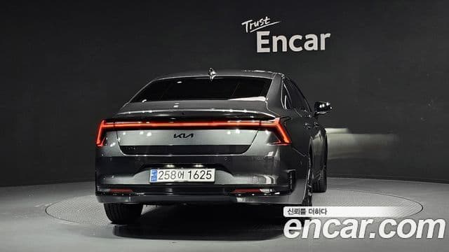 Kia The / новый New K8 гибрид Signature чёрный, 2025 4