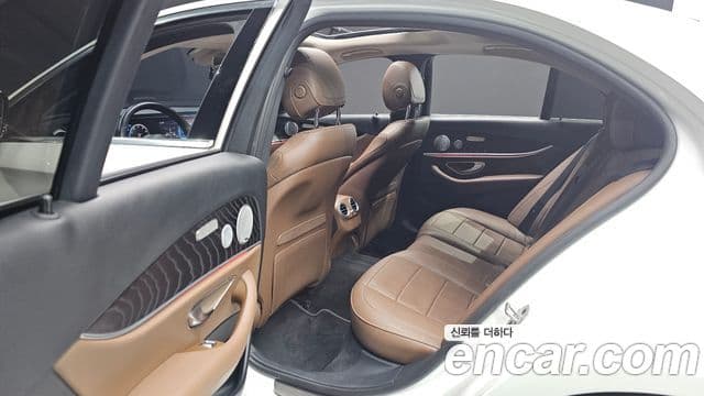 Mercedes-Benz E-класс W213 Avantgarde, 2019 12