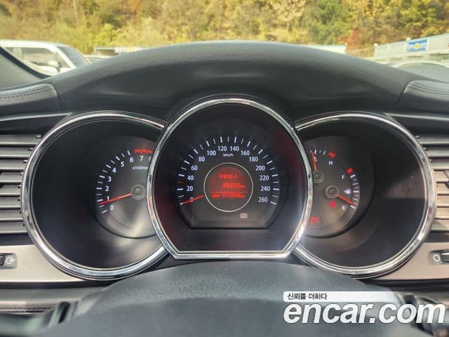 Kia K5 Prestige, 2011 12