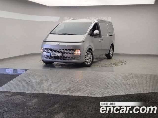 Hyundai Staria Modern, 2023 1