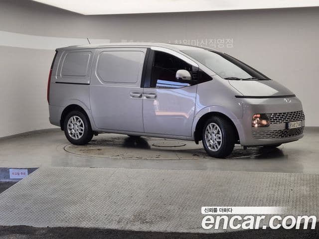 Hyundai Staria Modern, 2023 4