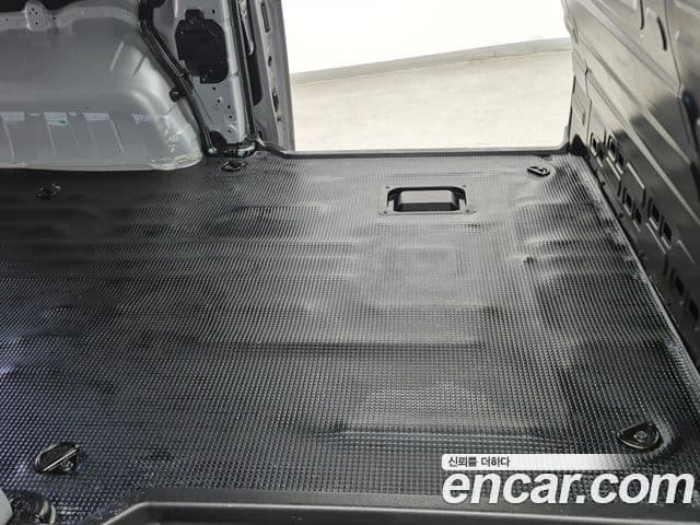 Hyundai Staria Modern, 2023 8