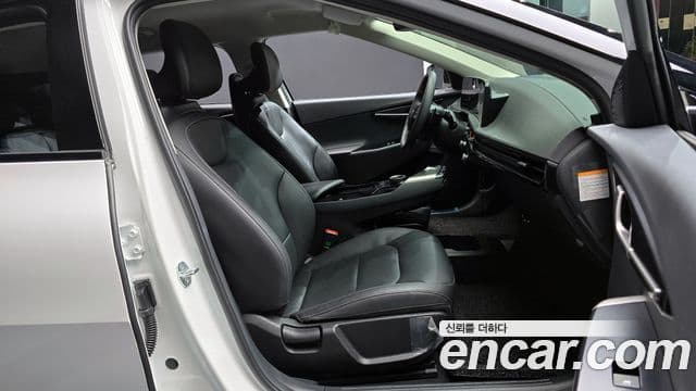 Kia The / новый New EV6 Air, 2025 10