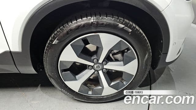 Volvo XC40 B4 Ultimate Bright, 2024 все фото