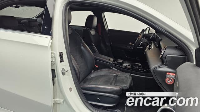 Mercedes-Benz A-класс W177 AMG A35 4MATIC седан, 2020 10