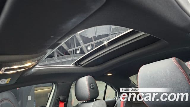 Mercedes-Benz A-класс W177 AMG A35 4MATIC седан, 2020 16