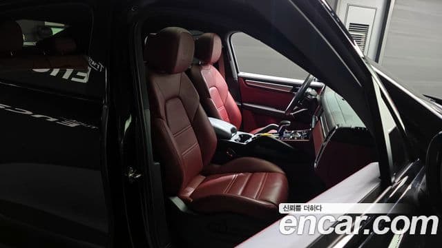 Porsche Cayenne (PO536) 3.0 купе Platinum Edition, 2023 12