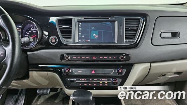 Kia All New Carnival Noblesse, 2017 16