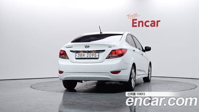 Hyundai Accent(новый кузов / новое поколение) 1.6 GDI top, 2012 4