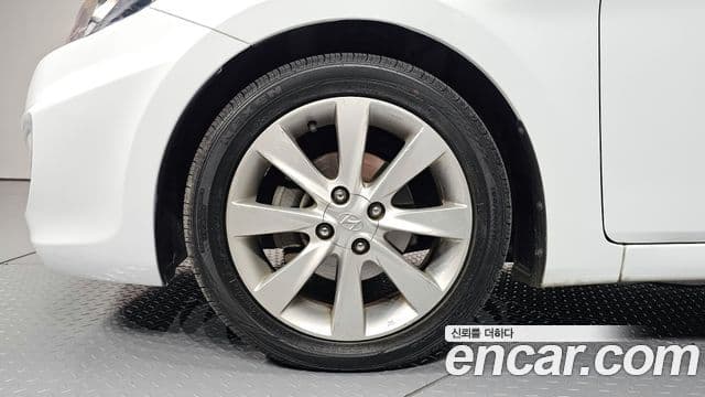 Hyundai Accent(новый кузов / новое поколение) 1.6 GDI top, 2012 все фото